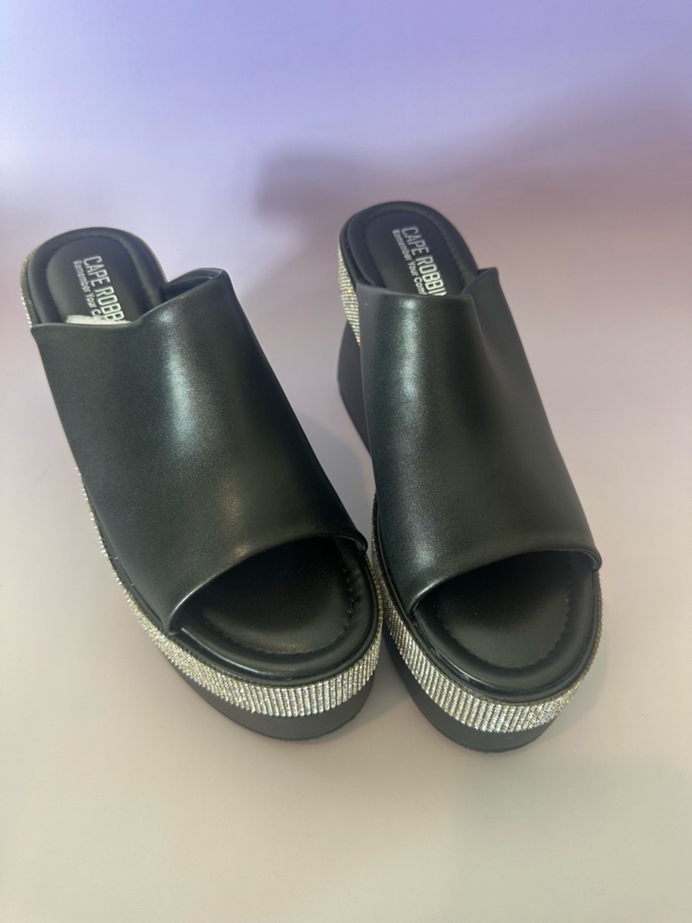Cape Robbin Black Platform Slide Sandals - Picture 4 of 6